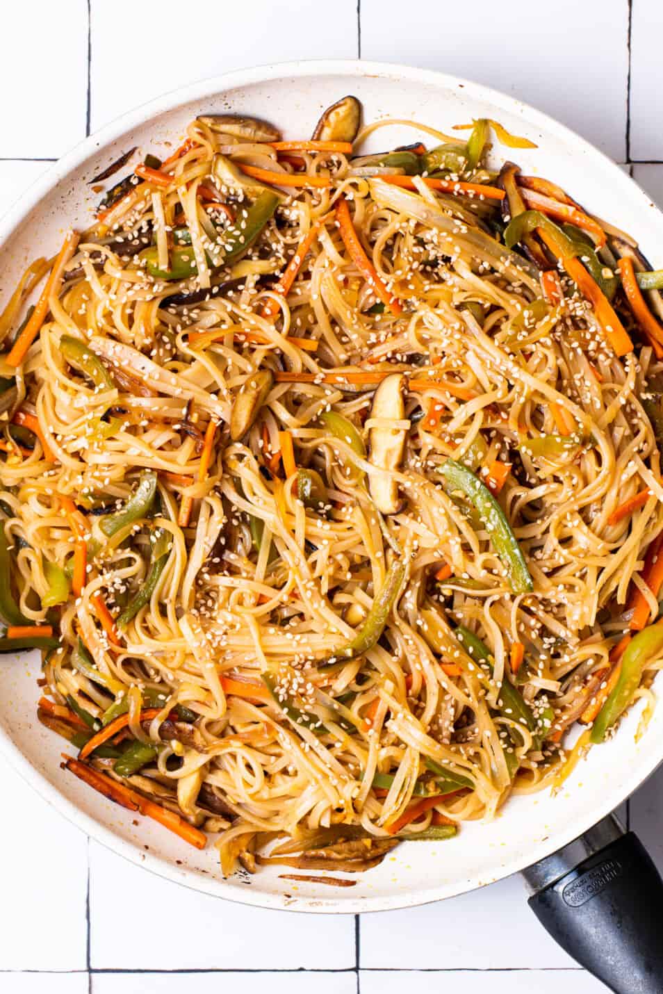 Stir Fried Noodles with Vegetables - The New Baguette